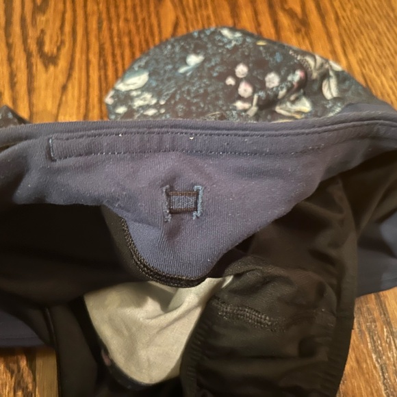 Ivivva floral shorts with liner - Picture 3 of 4